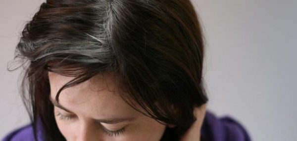 طريقة التخلص من رائحة فروة الرأس