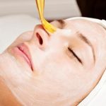 طرق سهلة لتفتيح البشرة