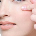 علاج تجاعيد تحت العين بالأعشاب