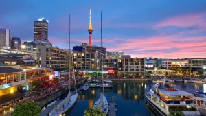 47-081825-tourism-new-zealand_700x400